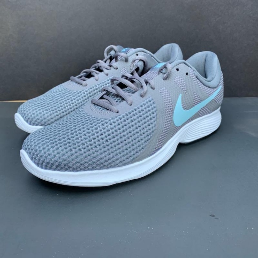 Nike Revolution - Picture 3 of 7